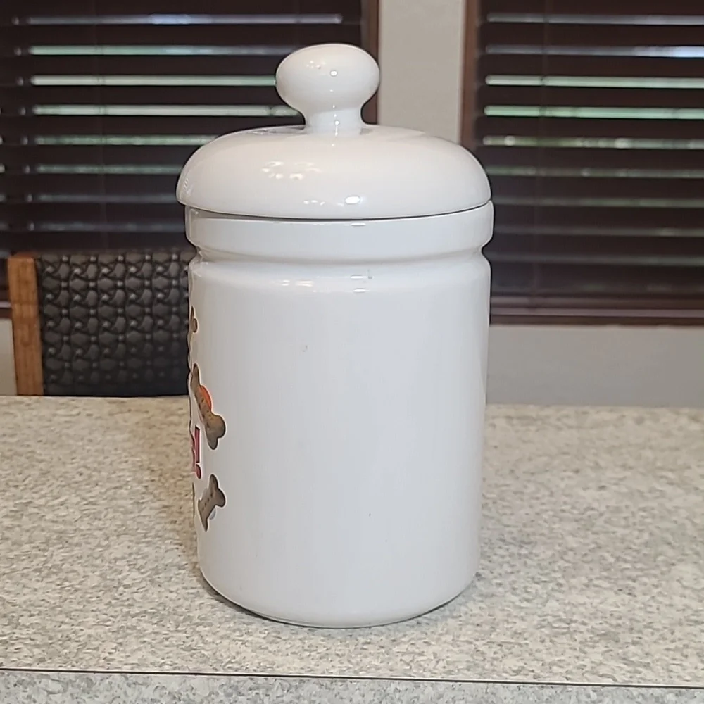 XPRES best friend originals treat canister With Punoy Slow Feed Feeder